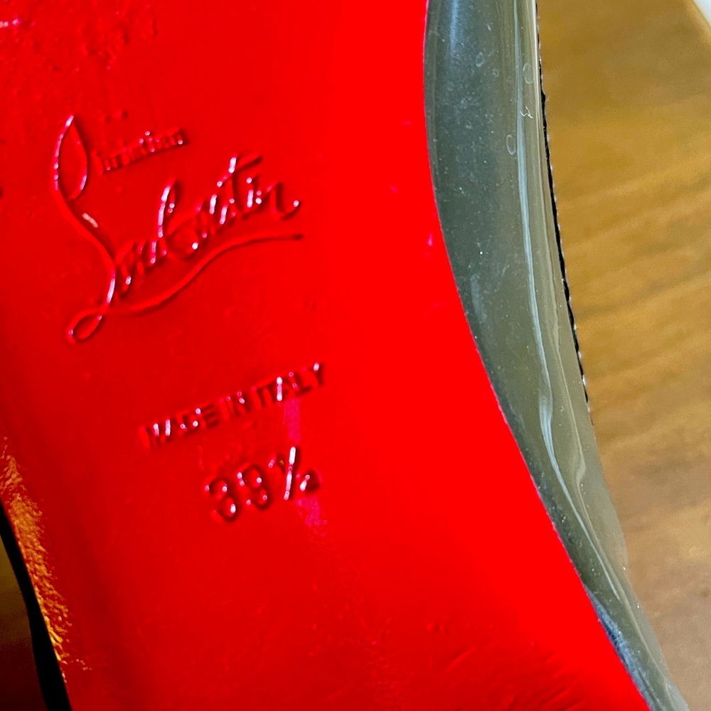 Fun and flirty authentic Louboutin patent flats